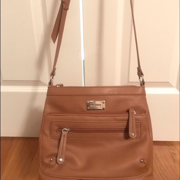 Nine West crossbody - Picture 2 of 4